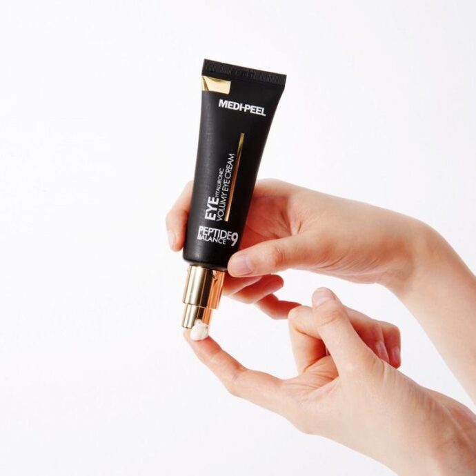 Крем для повік Peptide 9 Hyaluronic Volumy Eye Cream від MEDIPEEL